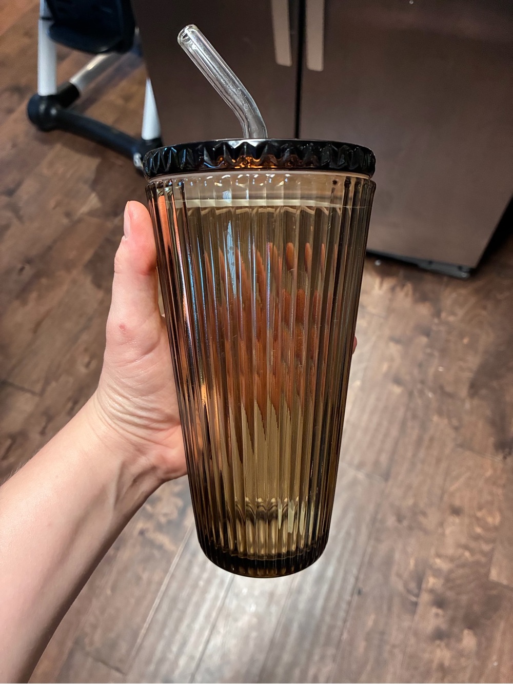 Source Unknown Amber Ribbed Glass Tumbler with Dark Amber Lid and Clear Straw
